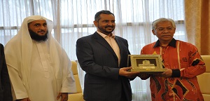 صور زيارة رئيس مجلس أمناء الجامعة لمعالي وزير التعليم العالي في ماليزيا داتو سيري إدريس جوسوه