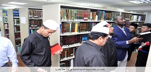 إثراء مكتبة الجامعة بمجموعة من المواد العلمية والأدبية إثراء مكتبة الجامعة بمجموعة من المواد العلمية والأدبية