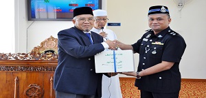 MEDIU Serah Al Quran Untuk Surau Khalid Al-Walid IPK SElangor