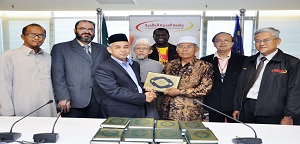 Community Service: Distribution Waqf Al-Quran for Pasir Mas, Kelantan Community Service: Distribution Waqf Al-Quran for Pasir Mas, Kelantan