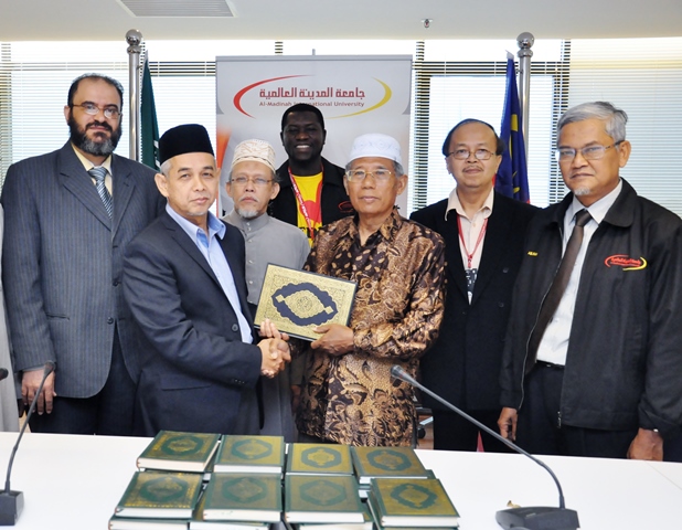 MEDIU Waqaf Al Quran Untuk Masjid Di Kelantan