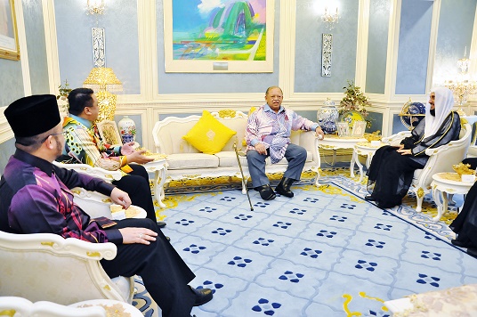 CEO MEDIU Mengadap Raja Perlis