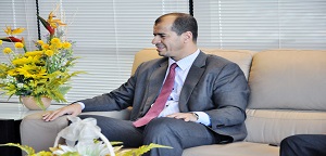 نائب المدير التنفيذي للأكاديمية العالمية للبحوث الشرعية (ISRA) يزور جامعة المدينة العالمية بماليزيا