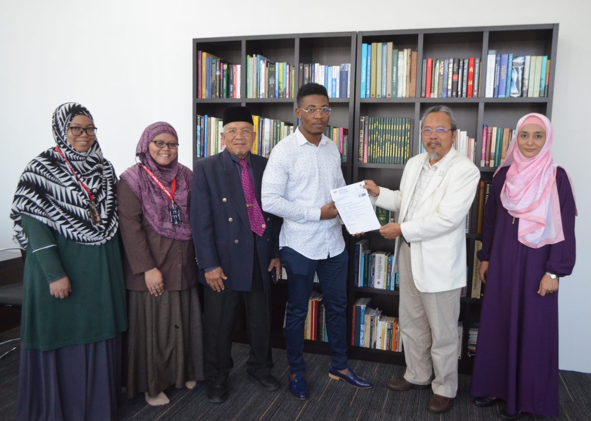 MEDIU KDN أول خطاب موافقة على تجديد تأشيرة الطالب بعد الحصول على ترخيص