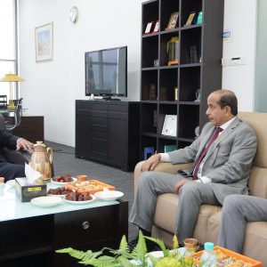 الملحق الثقافي السعودي يشيد بجامعة المدينة العالمية ويؤكد على سعادته خلال زيارته لمقر الجامعة